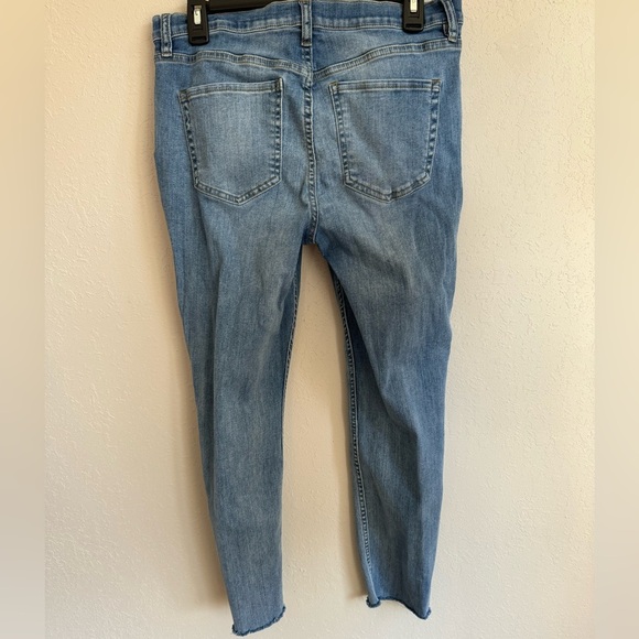 Free People Button Fly Natural Hem Light Wash Blue Ankle Skinny Jeans Women’s 31 - Picture 3 of 4